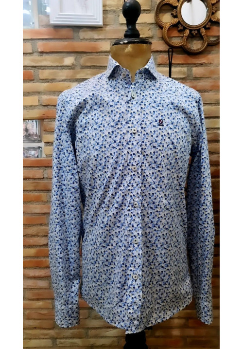 CAMISA ESTAMPADA AZUL Y BEIGE